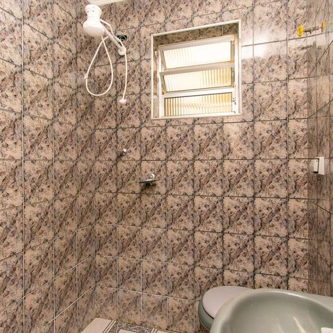 Casa à venda com 129m², 3 quartos e 1 vaga Casa à venda com 129m², 3 quartos e 1 vagaBanheiro Social