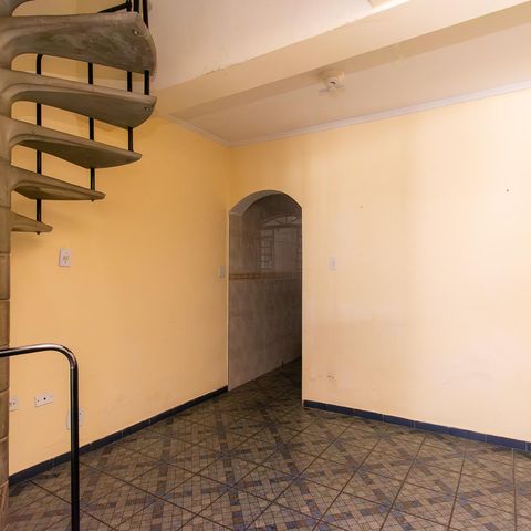 Casa à venda com 129m², 3 quartos e 1 vaga Casa à venda com 129m², 3 quartos e 1 vagaSala