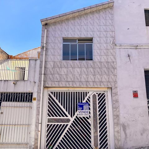 Casa à venda com 129m², 3 quartos e 1 vaga Casa à venda com 129m², 3 quartos e 1 vagaFachada