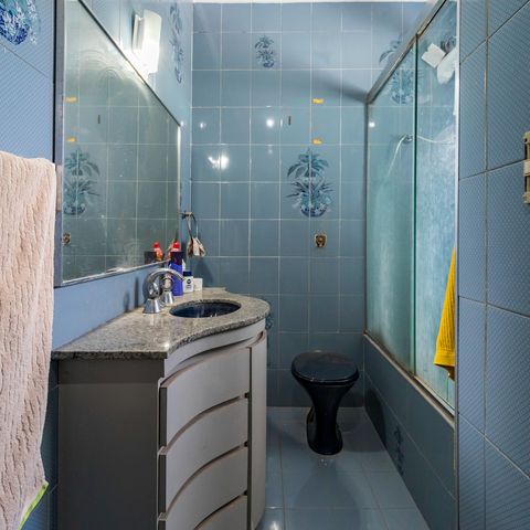 Casa à venda com 600m², 5 quartos e 6 vagasBanheiro da Suite 4
