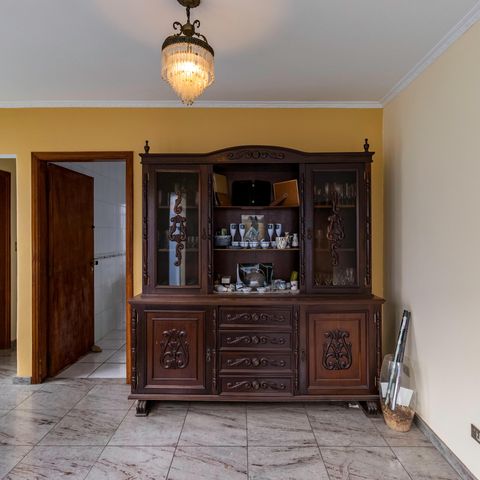 Casa à venda com 600m², 5 quartos e 6 vagasSala 2