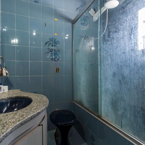 Casa à venda com 600m², 5 quartos e 6 vagasBanheiro da Suite 4