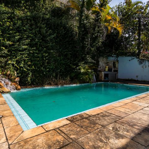 Casa à venda com 600m², 5 quartos e 6 vagasPiscina