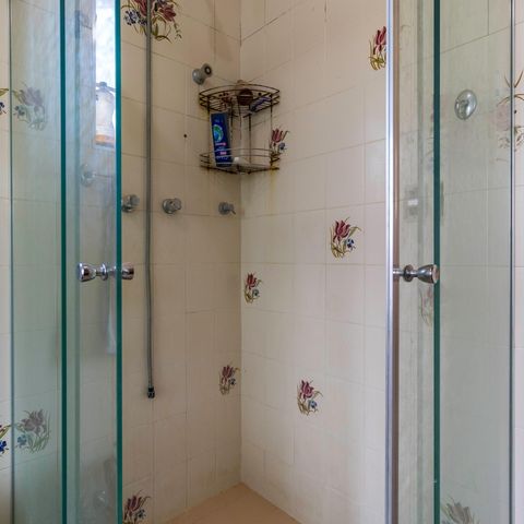 Casa à venda com 600m², 5 quartos e 6 vagasBanheiro da Suite 1