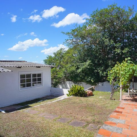 Casa à venda com 146m², 4 quartos e 2 vagasÁrea comum
