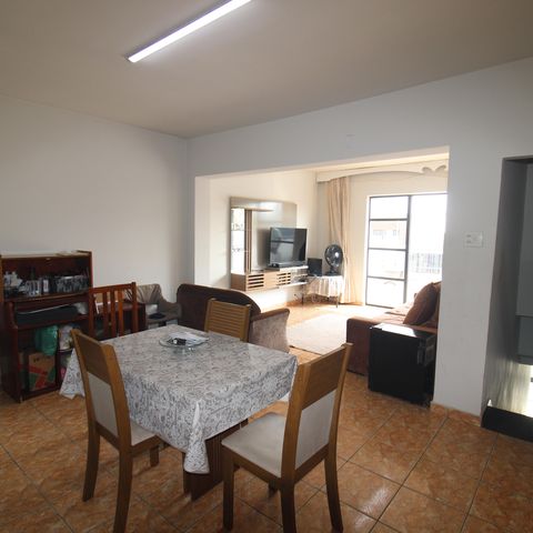 Casa à venda com 300m², 3 quartos e 3 vagasSala