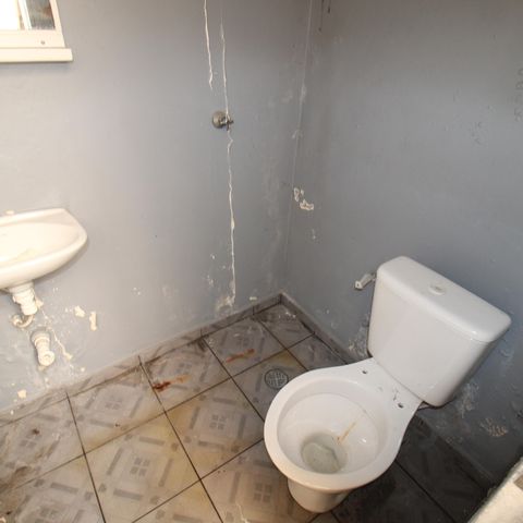 Casa à venda com 300m², 3 quartos e 3 vagasBanheiro de Serviço