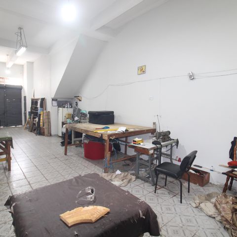 Casa à venda com 300m², 3 quartos e 3 vagasGaragem