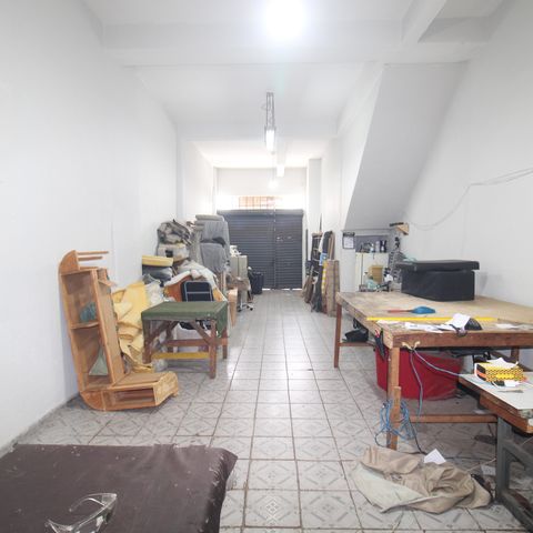 Casa à venda com 300m², 3 quartos e 3 vagasGaragem