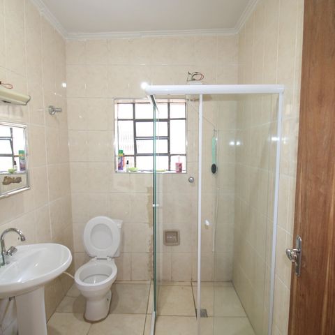 Casa à venda com 300m², 3 quartos e 3 vagasBanheiro Social 2