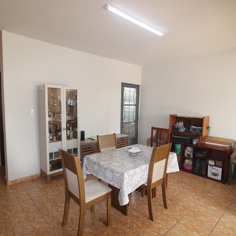 Casa à venda com 300m², 3 quartos e 3 vagasSala