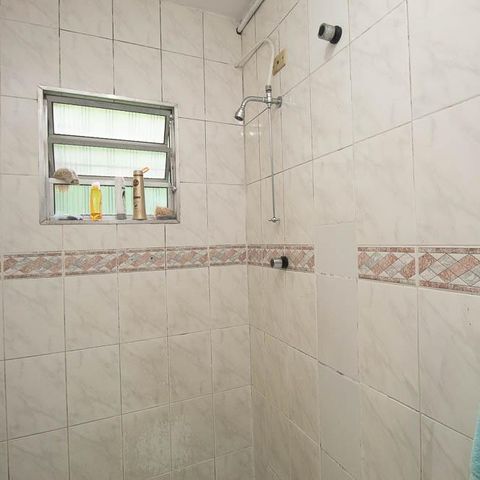 Casa à venda com 150m², 4 quartos e 2 vagasBanheiro da Casa 1