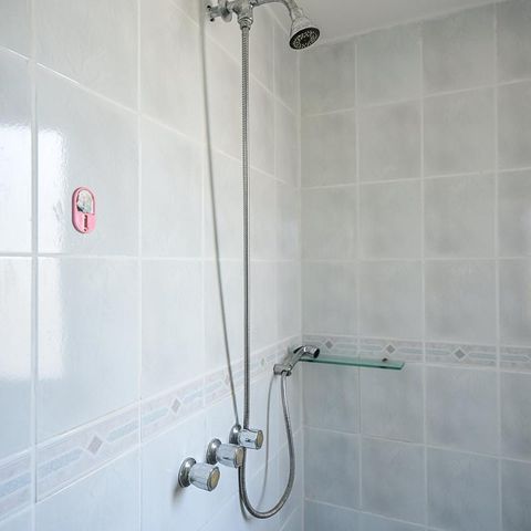 Apartamento à venda com 139m², 3 quartos e 2 vagasChuveiro do banheiro da Suíte 3