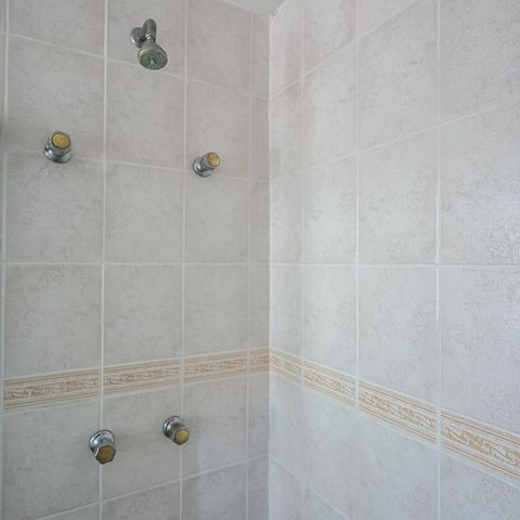 Apartamento à venda com 139m², 3 quartos e 2 vagasChuveiro do Banheiro da Suíte