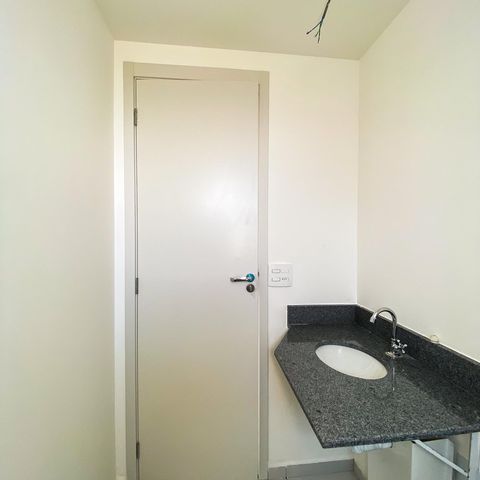 Apartamento à venda com 80m², 2 quartos e 1 vaga Apartamento à venda com 80m², 2 quartos e 1 vagaBanheiro da Suíte 1