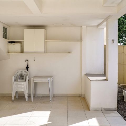Casa à venda com 254m², 3 quartos e 2 vagas Casa à venda com 254m², 3 quartos e 2 vagasÁrea Externa