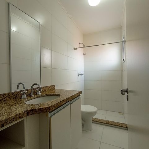 Casa à venda com 254m², 3 quartos e 2 vagas Casa à venda com 254m², 3 quartos e 2 vagasBanheiro Suíte