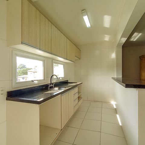 Casa à venda com 254m², 3 quartos e 2 vagas Casa à venda com 254m², 3 quartos e 2 vagasCozinha