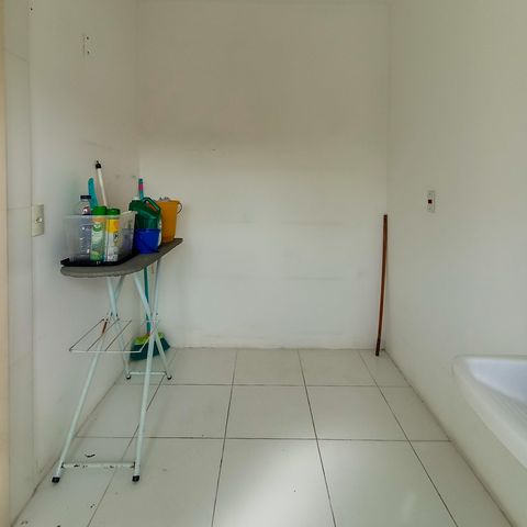 Casa à venda com 254m², 3 quartos e 2 vagas Casa à venda com 254m², 3 quartos e 2 vagasÁrea de Serviço