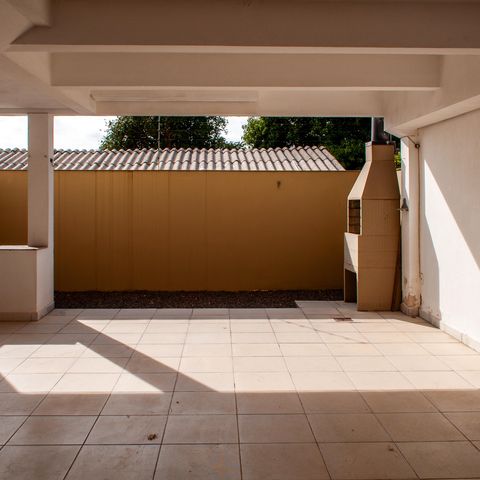 Casa à venda com 254m², 3 quartos e 2 vagas Casa à venda com 254m², 3 quartos e 2 vagasÁrea Externa