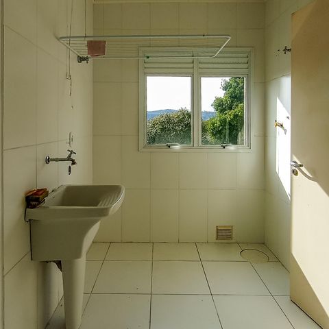 Casa à venda com 254m², 3 quartos e 2 vagas Casa à venda com 254m², 3 quartos e 2 vagasÁrea de Serviço