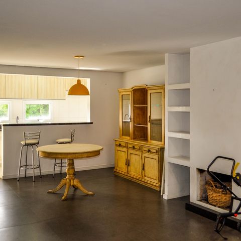 Casa à venda com 254m², 3 quartos e 2 vagas Casa à venda com 254m², 3 quartos e 2 vagasSala