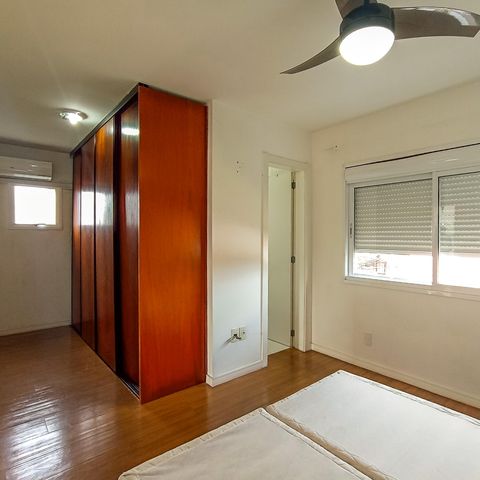 Casa à venda com 254m², 3 quartos e 2 vagas Casa à venda com 254m², 3 quartos e 2 vagasSuíte