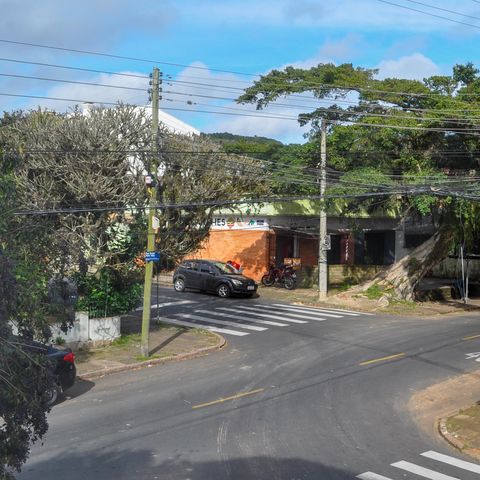 Casa à venda com 254m², 3 quartos e 2 vagas Casa à venda com 254m², 3 quartos e 2 vagasSala Vista