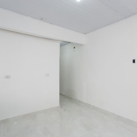 Casa à venda com 81m², 1 quarto e 2 vagas Casa à venda com 81m², 1 quarto e 2 vagasCozinha