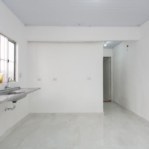 Casa à venda com 81m², 1 quarto e 2 vagas Casa à venda com 81m², 1 quarto e 2 vagasCozinha
