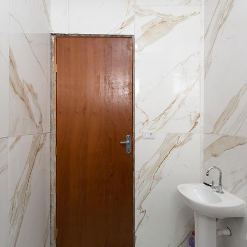 Casa à venda com 81m², 1 quarto e 2 vagas Casa à venda com 81m², 1 quarto e 2 vagasBanheiro Social