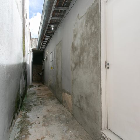 Casa à venda com 81m², 1 quarto e 2 vagas Casa à venda com 81m², 1 quarto e 2 vagasÁrea Externa