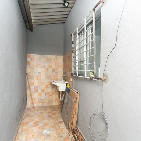 Casa à venda com 81m², 1 quarto e 2 vagas Casa à venda com 81m², 1 quarto e 2 vagasÁrea de Serviço