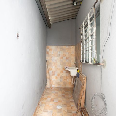 Casa à venda com 81m², 1 quarto e 2 vagas Casa à venda com 81m², 1 quarto e 2 vagasÁrea de Serviço