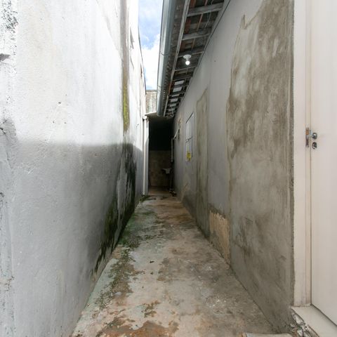 Casa à venda com 81m², 1 quarto e 2 vagas Casa à venda com 81m², 1 quarto e 2 vagasÁrea Externa