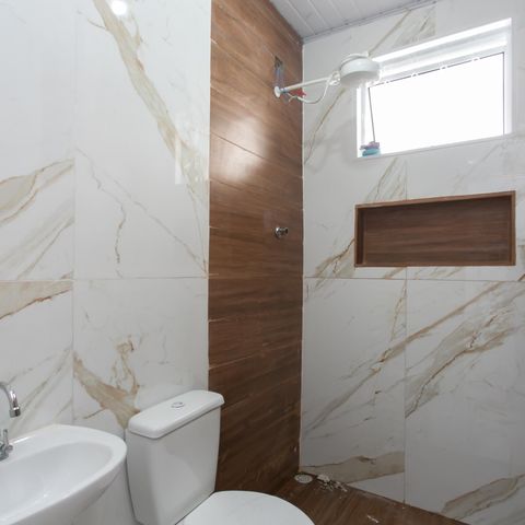 Casa à venda com 81m², 1 quarto e 2 vagas Casa à venda com 81m², 1 quarto e 2 vagasBanheiro Social