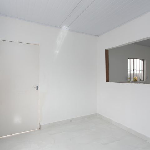 Casa à venda com 81m², 1 quarto e 2 vagas Casa à venda com 81m², 1 quarto e 2 vagasSala