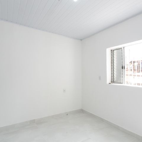 Casa à venda com 81m², 1 quarto e 2 vagas Casa à venda com 81m², 1 quarto e 2 vagasSala