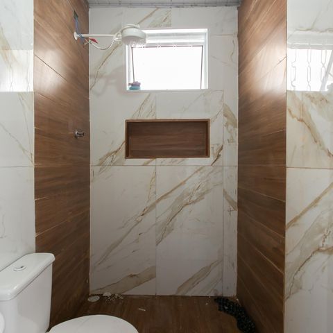Casa à venda com 81m², 1 quarto e 2 vagas Casa à venda com 81m², 1 quarto e 2 vagasBanheiro Social