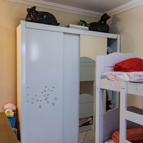 Casa à venda com 100m², 2 quartos e 2 vagas Casa à venda com 100m², 2 quartos e 2 vagasSuíte 2