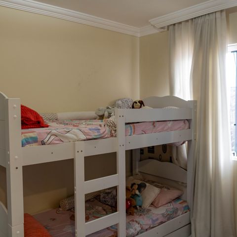 Casa à venda com 100m², 2 quartos e 2 vagas Casa à venda com 100m², 2 quartos e 2 vagasSuíte 2