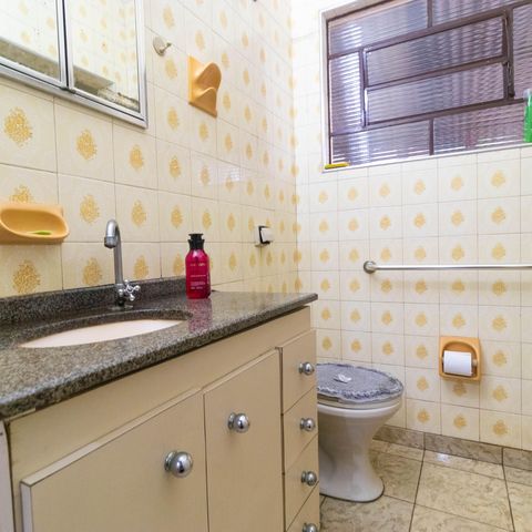 Casa à venda com 113m², 3 quartos e 2 vagas Casa à venda com 113m², 3 quartos e 2 vagasBanheiro