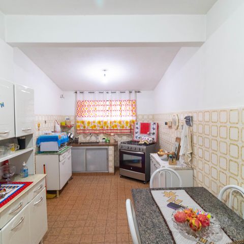 Casa à venda com 113m², 3 quartos e 2 vagas Casa à venda com 113m², 3 quartos e 2 vagasCozinha