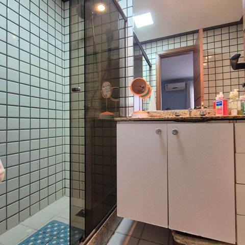 Casa de condomínio à venda com 200m², 3 quartos e 2 vagas Casa de condomínio à venda com 200m², 3 quartos e 2 vagasbanheiro da suite 2