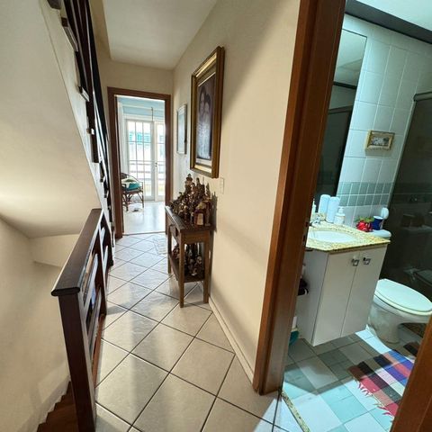 Casa de condomínio à venda com 200m², 3 quartos e 2 vagas Casa de condomínio à venda com 200m², 3 quartos e 2 vagasCorredor
