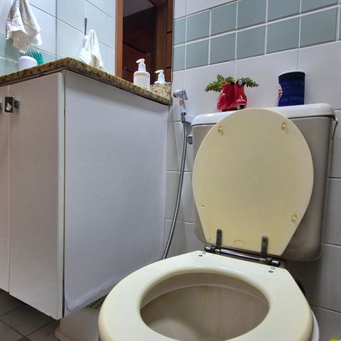 Casa de condomínio à venda com 200m², 3 quartos e 2 vagas Casa de condomínio à venda com 200m², 3 quartos e 2 vagasBanheiro do quarto 1