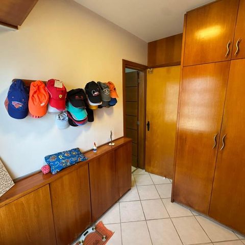 Casa de condomínio à venda com 200m², 3 quartos e 2 vagas Casa de condomínio à venda com 200m², 3 quartos e 2 vagasCloset da suíte 1