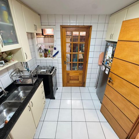 Casa de condomínio à venda com 200m², 3 quartos e 2 vagas Casa de condomínio à venda com 200m², 3 quartos e 2 vagasCozinha