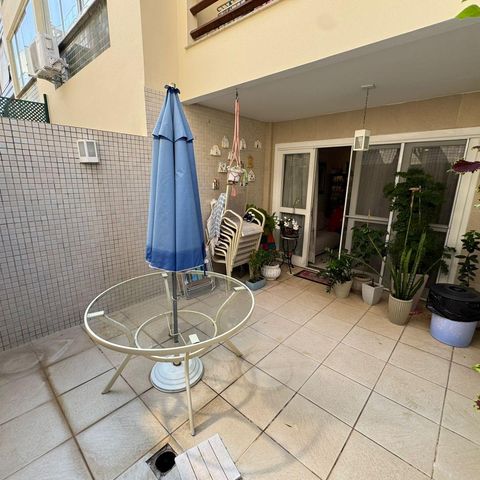 Casa de condomínio à venda com 200m², 3 quartos e 2 vagas Casa de condomínio à venda com 200m², 3 quartos e 2 vagasVaranda da sala