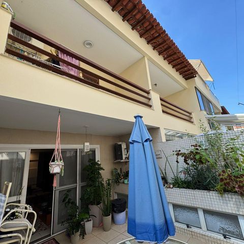 Casa de condomínio à venda com 200m², 3 quartos e 2 vagas Casa de condomínio à venda com 200m², 3 quartos e 2 vagasVaranda da sala